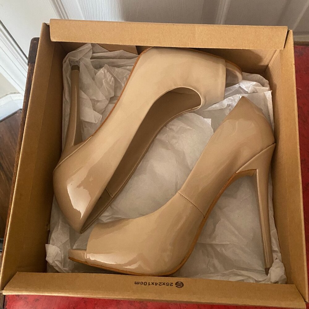 ZIGI Soho BANEN Nude Beige Patent Leather Stiletto Heels Pump Shoes *8M* - Picture 7 of 8